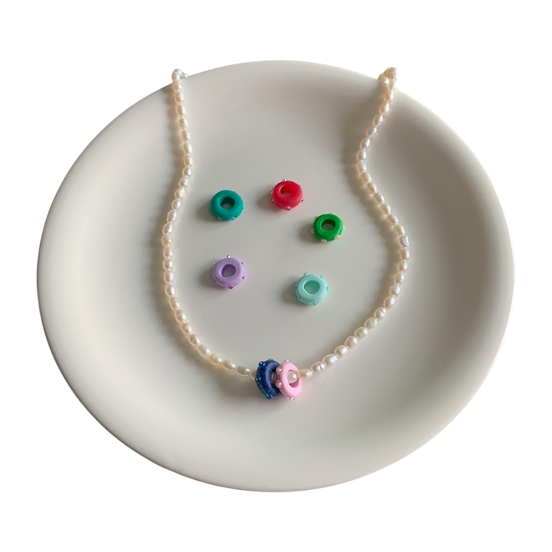 color layer pearl necklace