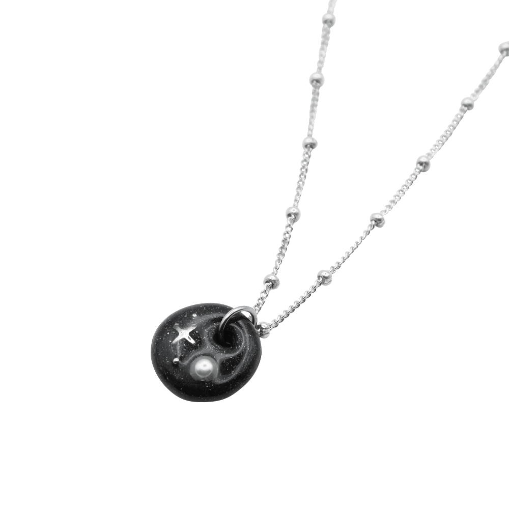 black pearl necklace