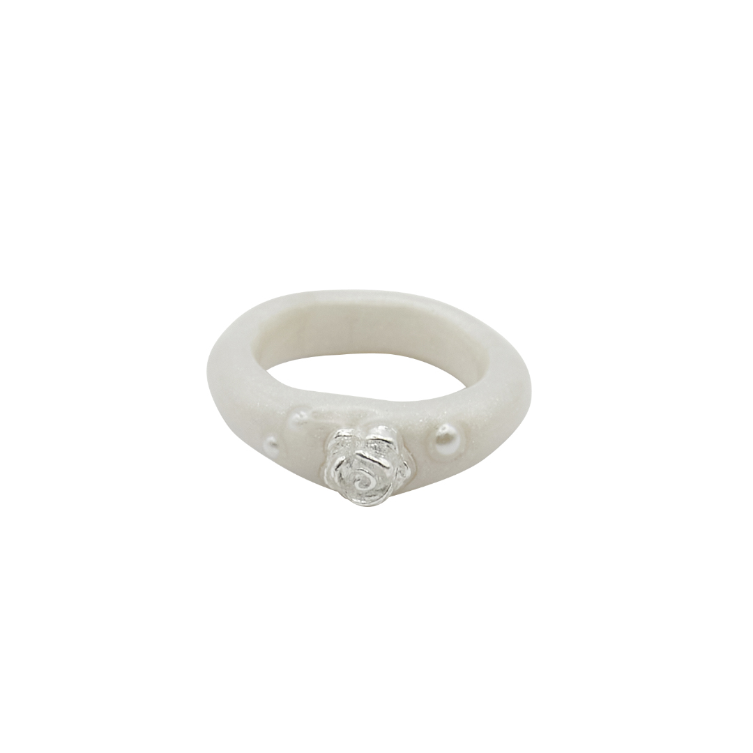 rose solitaire ring-white