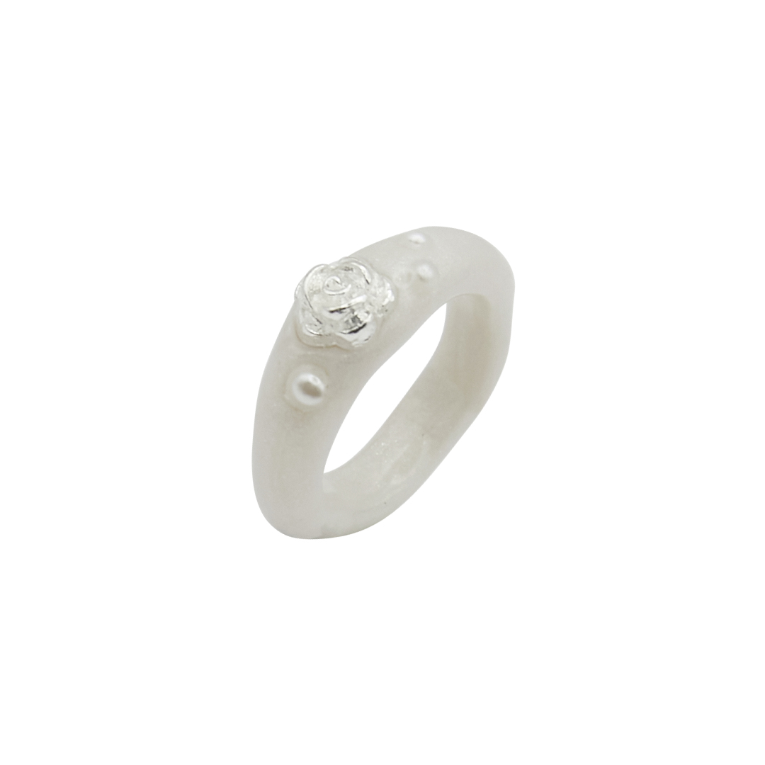 rose solitaire ring-white